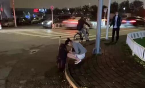 旅客回應(yīng)拍攝海航空姐瑟瑟發(fā)抖照