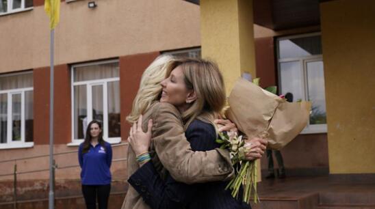 美國(guó)第一夫人訪烏