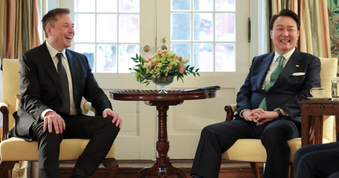 韓國(guó)總統(tǒng)見(jiàn)馬斯克