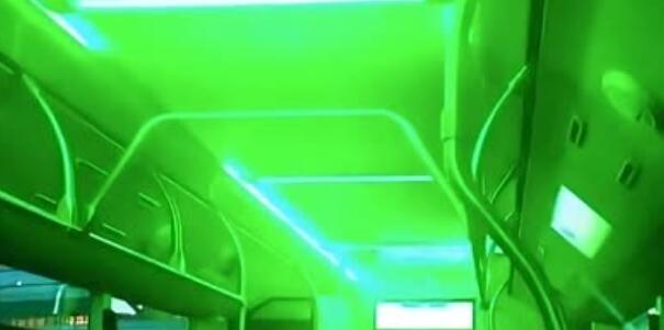 上海回應(yīng)公交車深夜冒綠光