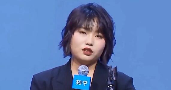 聽(tīng)李雪琴唱空蕩蕩心里空蕩蕩,李雪琴?zèng)]能笑著走出理