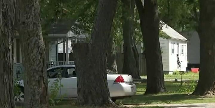 美國(guó)一黑人女子報(bào)警反遭警察槍殺