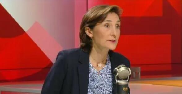 女子買高鐵二等座嫌冷大鬧要毛毯