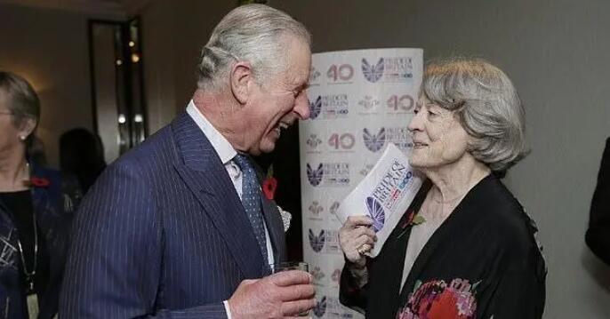 英國國王首相悼念瑪吉史密斯