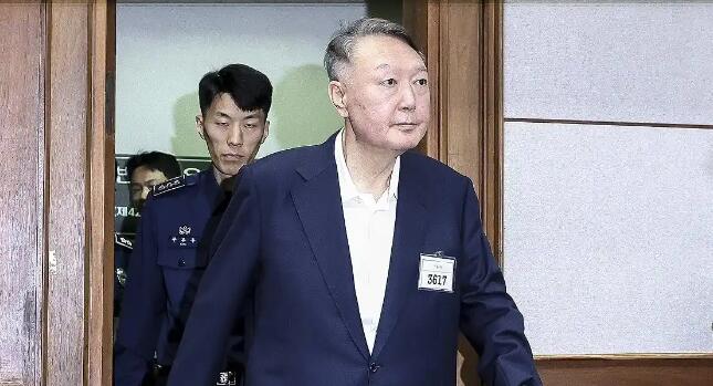 尹錫悅頭發(fā)花白穿正裝出庭受審